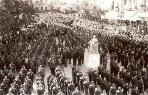 Las milicias de Falange en Badajoz (1936).