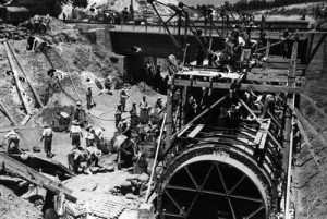 Construcción del Canal del Bajo Guadalquivir con mano de obra forzosa (años cuarenta). La obra no se completaría hasta principios de los años 60.